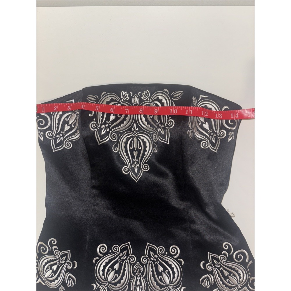 White House Black Market Sz 2 Sm Holiday Top Blouse Shirt Party Black Embroidery - Picture 7 of 8